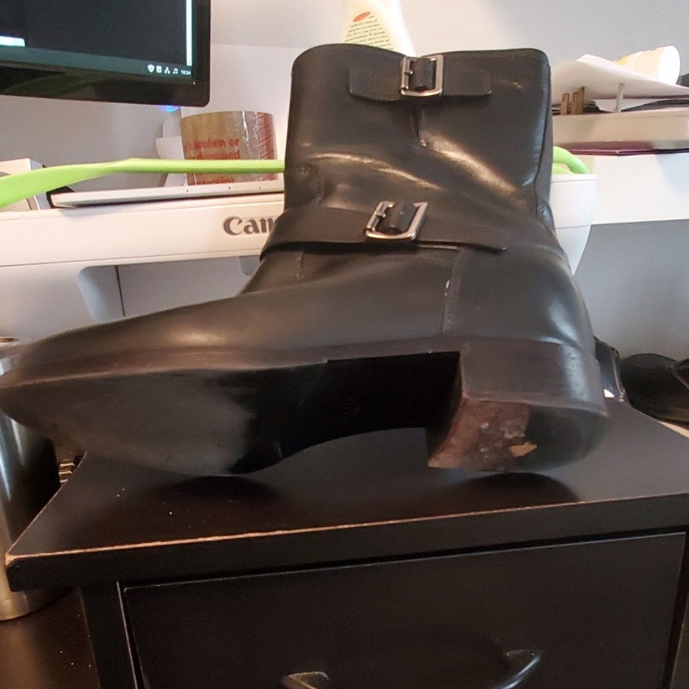 Prada genuine - Picture 2 of 4
